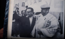 Negativo de Salvador Allende junto a Pablo Neruda