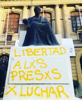 Estatua por la Libertad de los presos políticos de la revuelta
