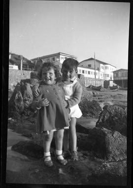 Fotografía de 2 niños