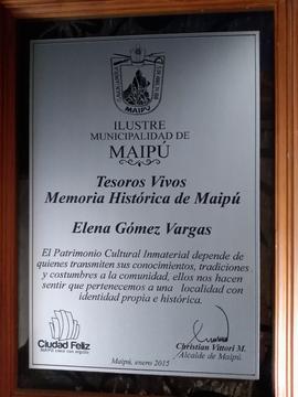 Placa de reconocimiento a Elena Gómez, madre de Rodolfo Espejo